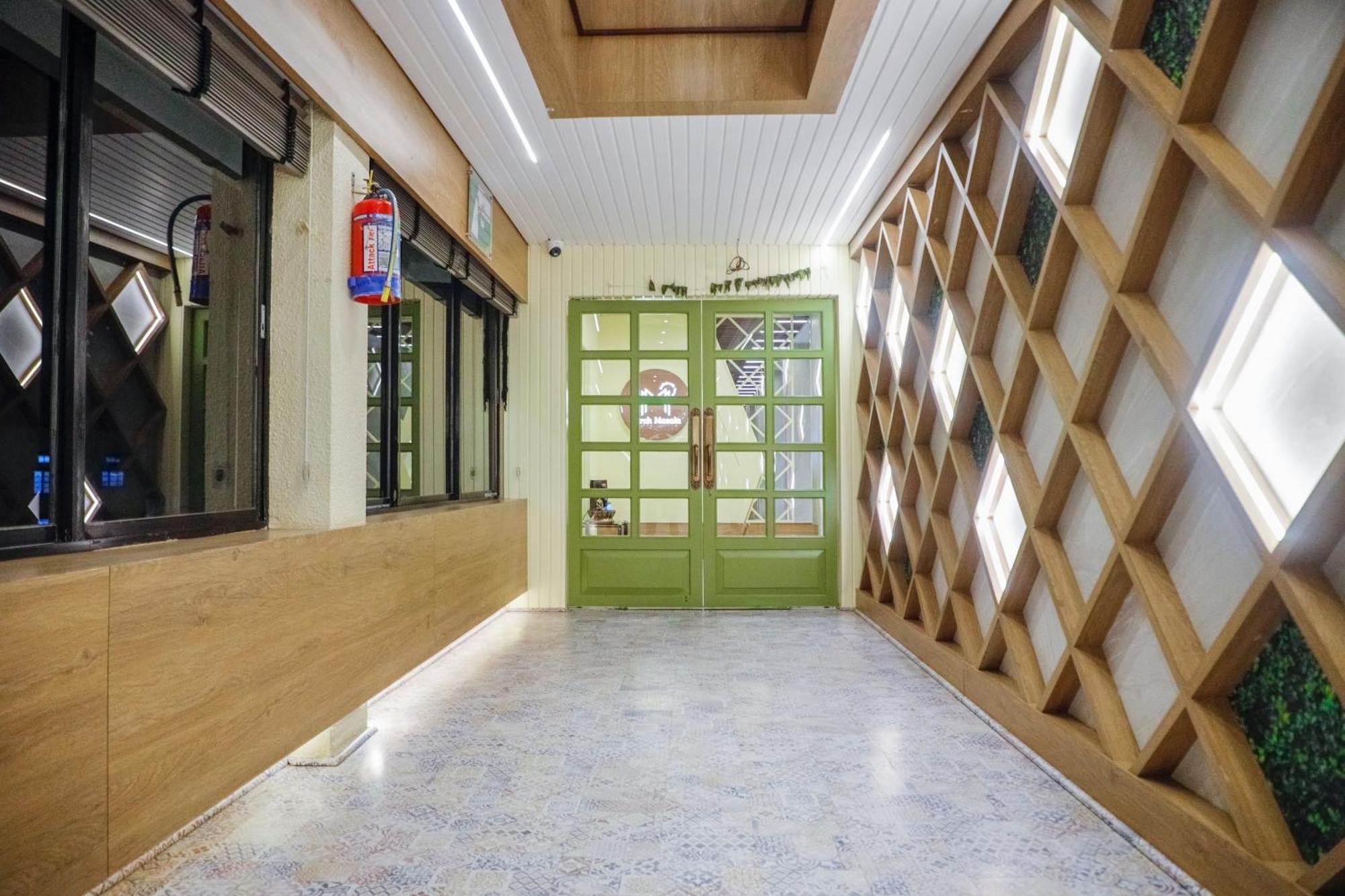 Hotel Barak View Residency Silchar Kültér fotó